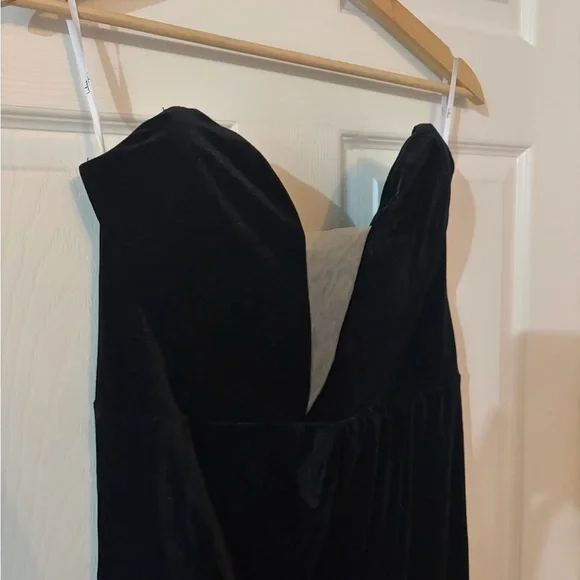 🖤✨ NWT Lulus “My Dream Come True” Black Velvet Strapless Maxi Dress ✨🖤 - Picture 4 of 13